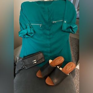Green 3/4 sleeve blouse